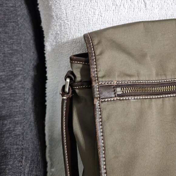 ๐50% OFF! Coach Nylon Messenger Bag - Picture 15 of 16